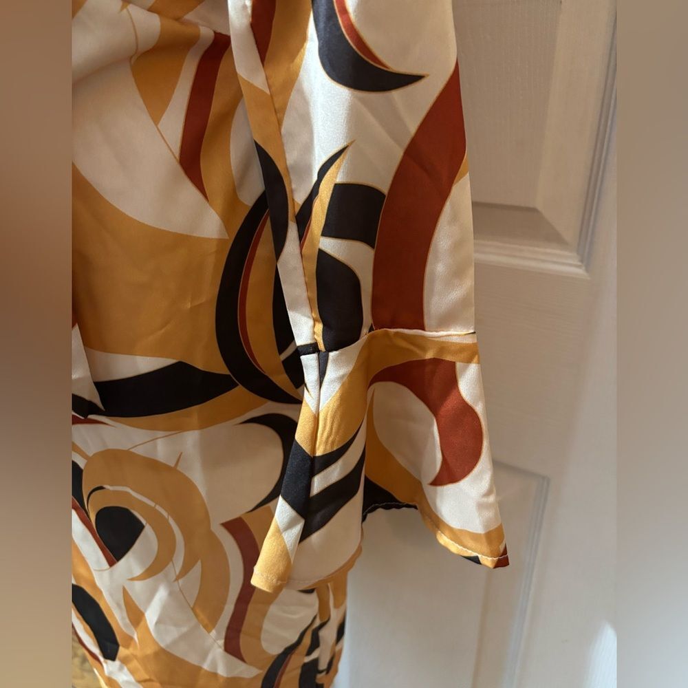 Boohoo BodyCon Dress Size 4 Bell Sleeves Tan Brown Party Club Vacation - Picture 6 of 10